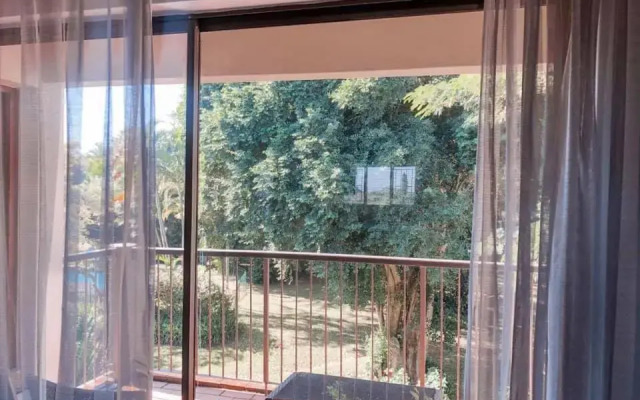 Newly Renovated 2 bed Apartment - Kingston Estate