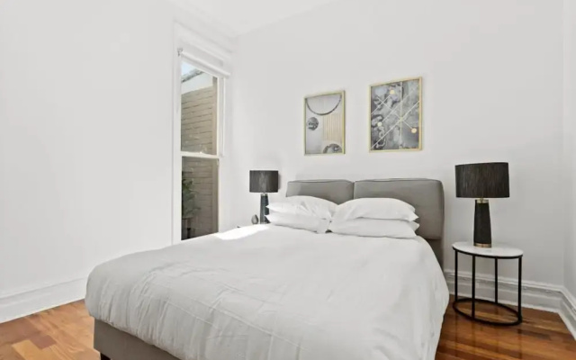Patio House: Moments From Marrickville Metro