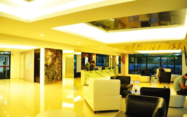 101 Holiday suite
