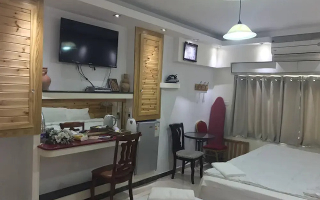 Signature Suite - Al Zahra Towers