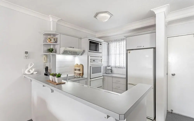Nelson Towers, Unit 8/71 Victoria Parade