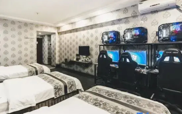 Yining Zhangzhou Business Hotel