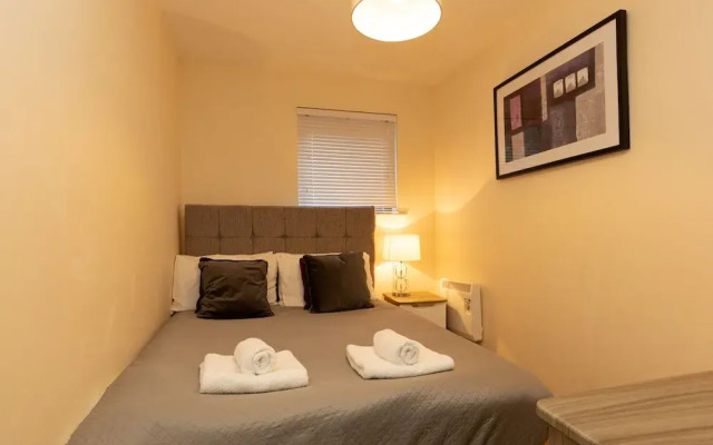 Higher Living - Professional Southampton Apartment