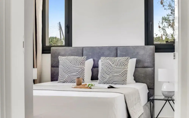 Sanders Triple - Lovely 1-bdr Apt With Balcony