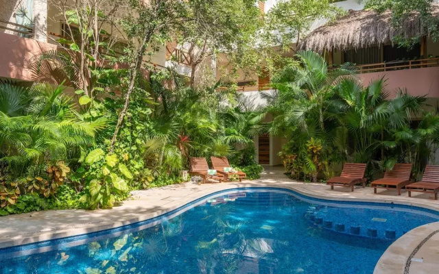 Secret Garden Oasis 3BR Penthouse