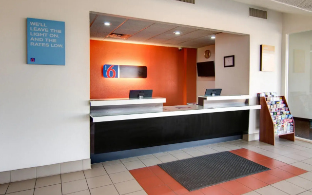 Motel 6 Mount Pleasant, TX