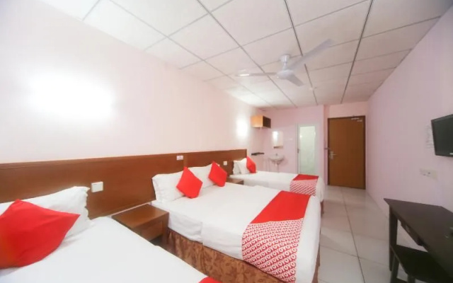 OYO 738 Hotel 81