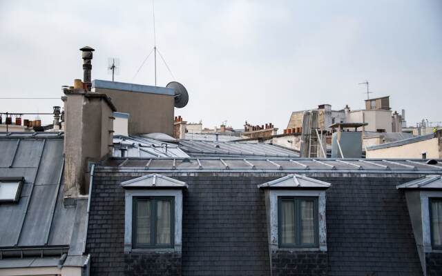 Отель Contemporary near Arc de Triomphe вид на фасад