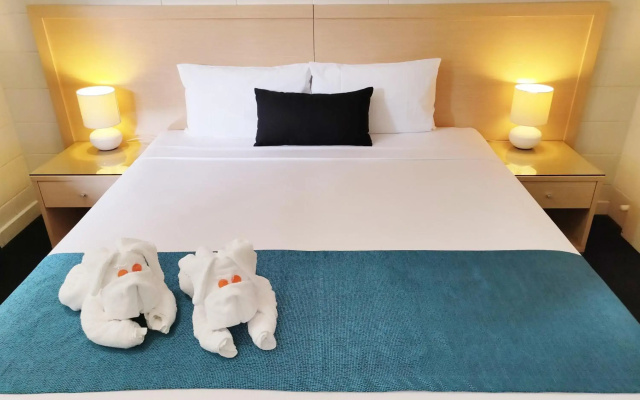 Coconut Grove Holiday Apartments