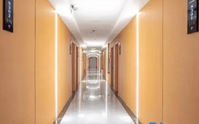 UP Huayi International Hotel