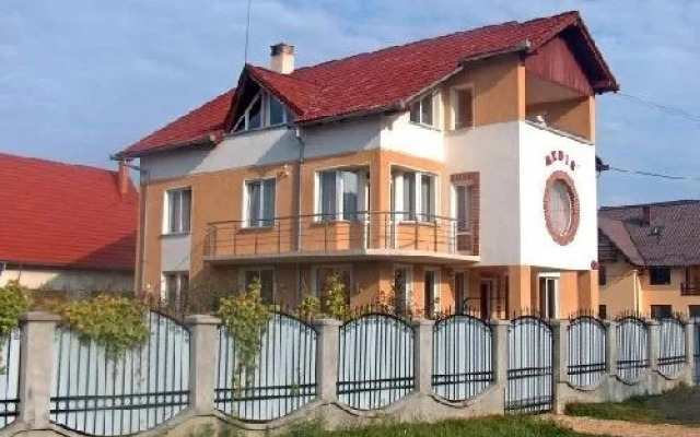 Pensiunea Redis