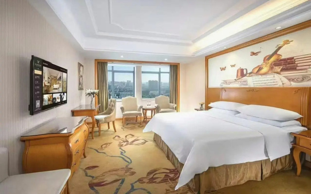Vienna Hotel Shenzhen Gongming Nanhuan Road