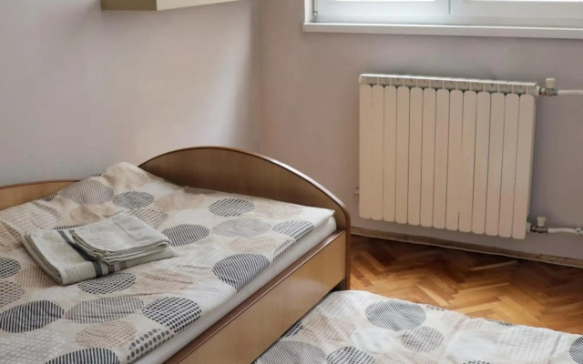 Spacious modern apartment Aerodrom