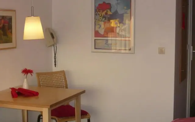 Joe's Apartments