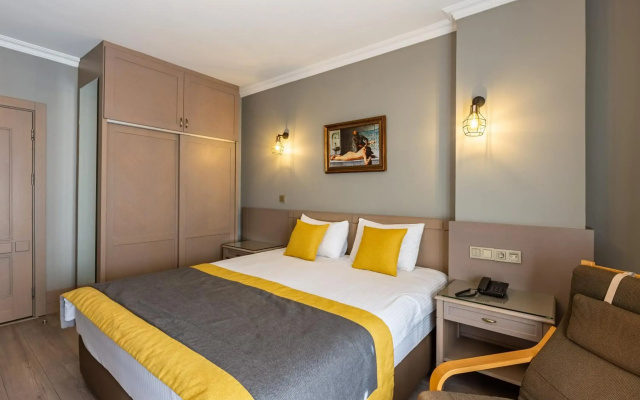 Seraglio Hotel & Suites