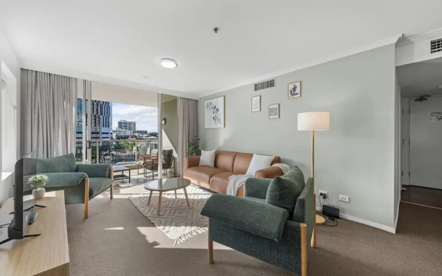 Prime City Residence With Pool, Gym and Parking