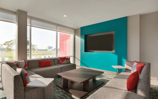 avid hotel Chicago O’Hare – Des Plaines