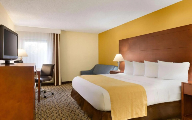 Country Inn & Suites by Radisson, Mishawaka, IN