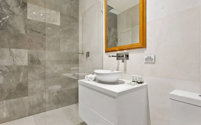 Traditional 2-bed Terrace House in Millers Point
