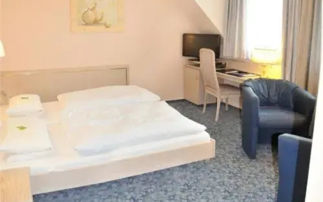 Central Hotel