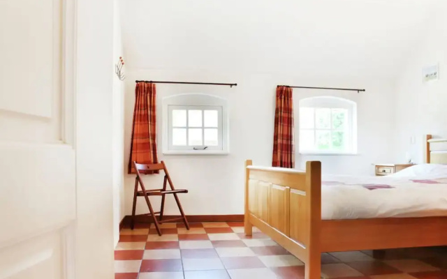 Pleasantly Holiday House is Situated on a Farm