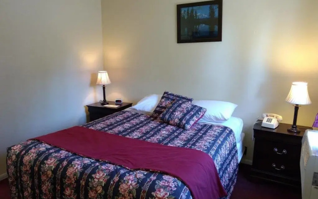Travelers Motel
