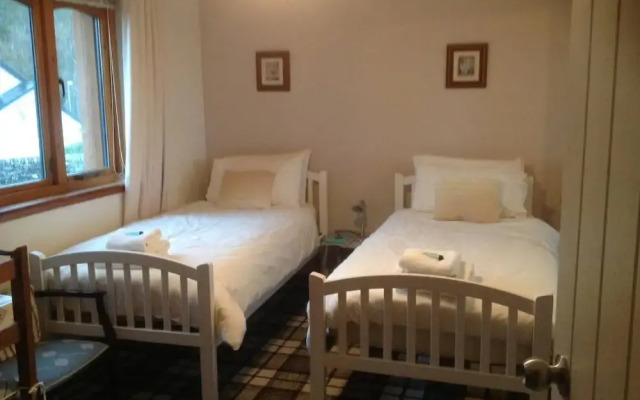 Oakwood Bed  Breakfast