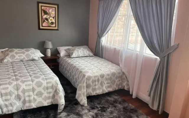 Casa 2 Pisos 100  Funcional En Cuenca Garantizado