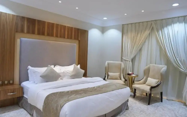 Crown City Hotel