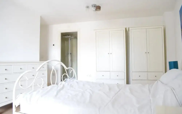 Spacious 3 Bedroom Apartment Near Tower Bridge