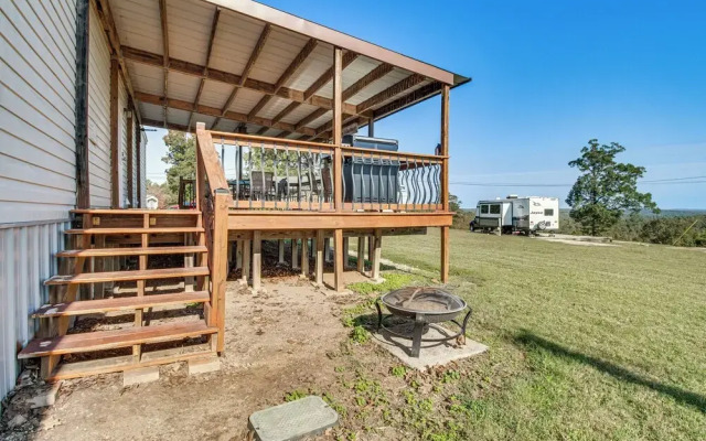 Lake-view Getaway w/ Grill in Mountain Home!