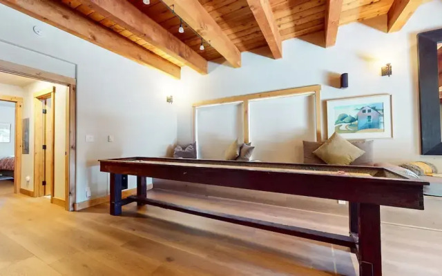 Val DIsere 10 5-Star Luxury with Game room and Gorgeous Mountain Views, Walk to The Village. by RedAwning
