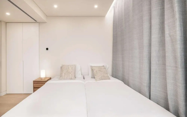 Bay View Penthouse by Olala Home