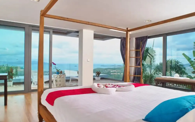 4 Bedroom Sea View Villa Blue overlooking Chaweng