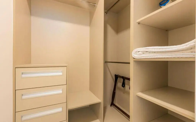 HH-Studio614s - Coastal beach Oceanfront Studio in Aruba