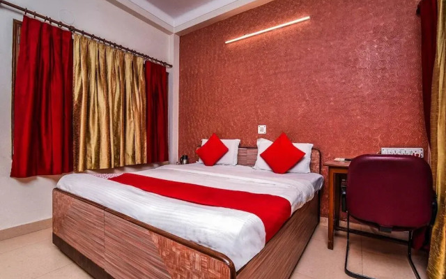 The Excellency by OYO Rooms