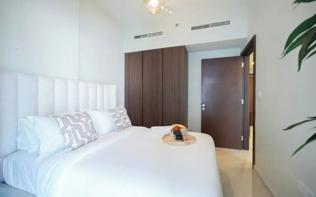 KeyRock - Chic 2BR Escape with Pool