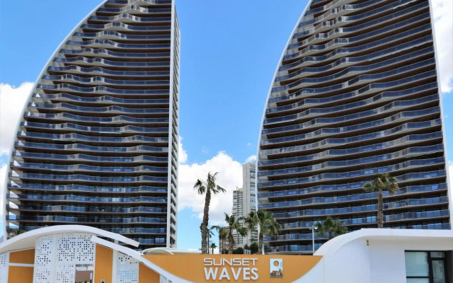 Sunset Waves 18-35