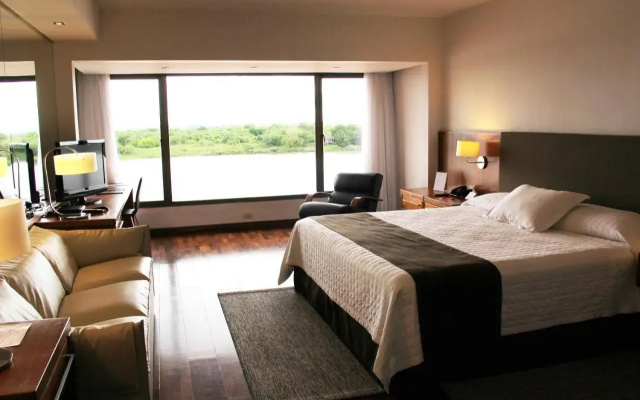 Yacht & Golf Club Paraguayo, a Tribute Portfolio Resort