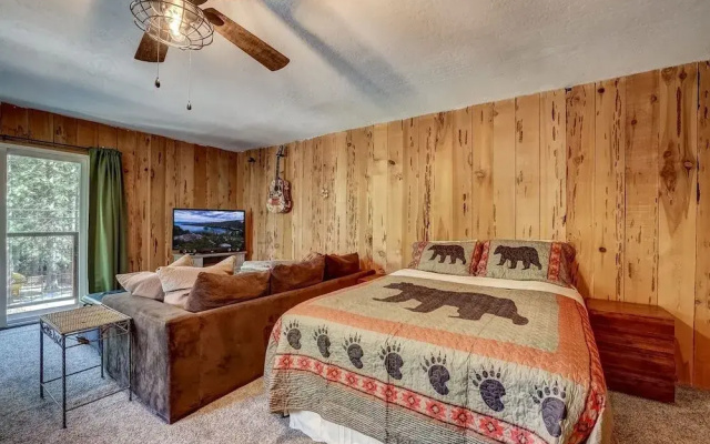The Blue Lake House - Family fun Abound