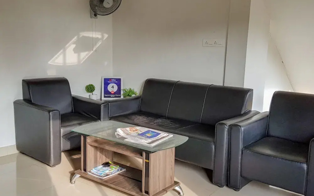 OYO 28370 Begonia Residency