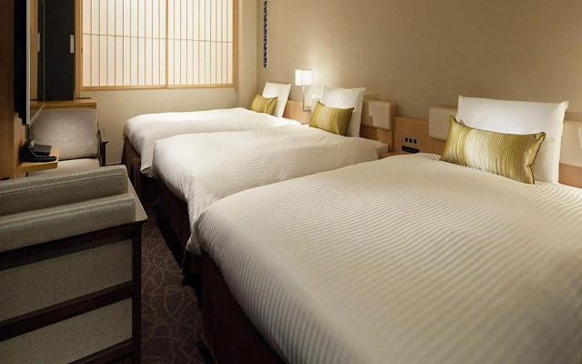 Отель Mitsui Garden Hotel Kyoto Shinmachi Bettei