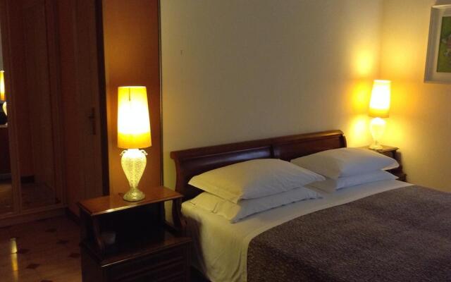 Отель B&B Il Dormiglione Чивитанова-Марке комната для гостей