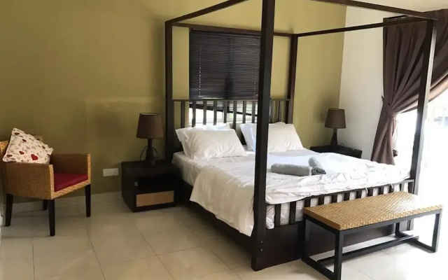 Gold Coast Marib Comfy Studio