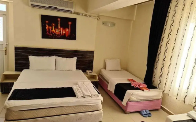 Hole Hotel