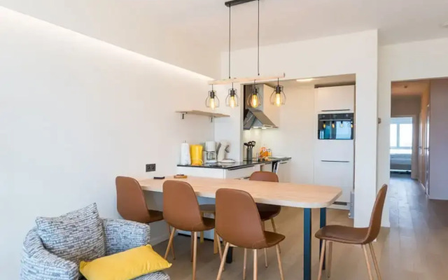 Attractive Apartment on the 7th Floor