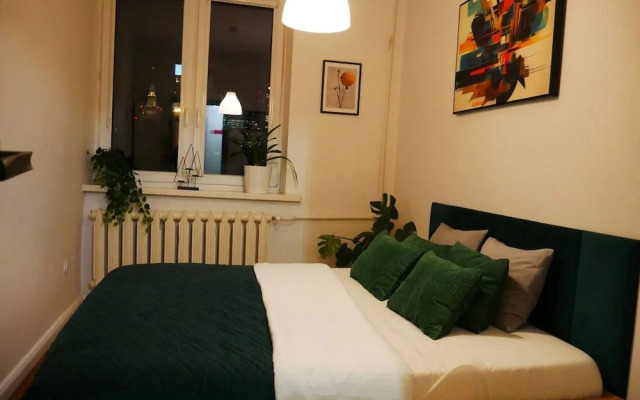 Spacious Designer 4-room Apartment in Center