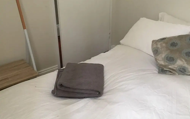 BUDGET Bourke st Apartment