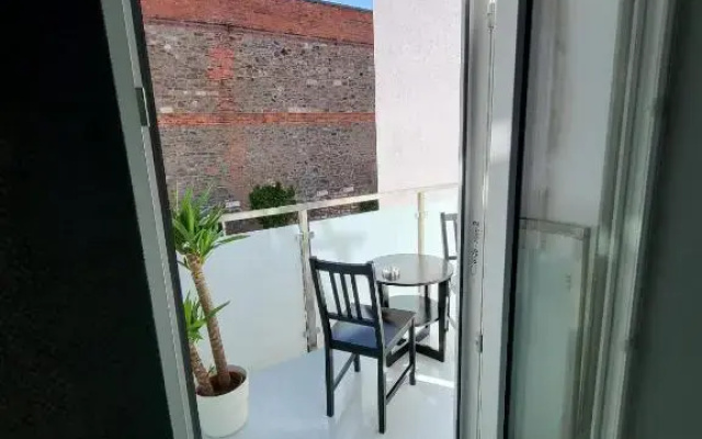 großes offenes Loft oder kleine gemütliche Wohnung mit Balkon