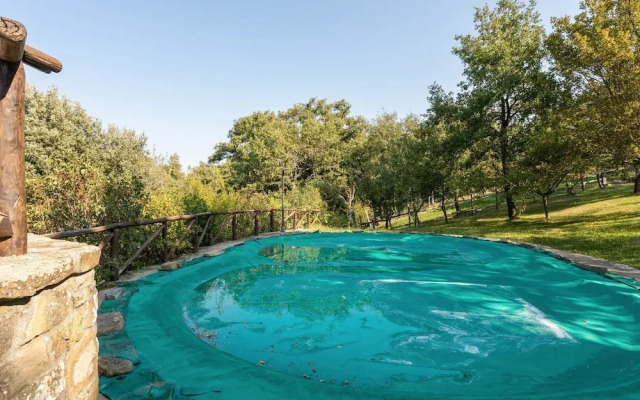 Idyllic Farmhouse With Bbq, Swimming Pool, Terrace, Garden